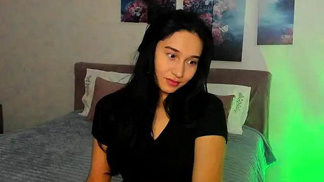 Camilla  Noor online show from 06-18-26, 05:06
