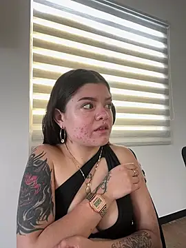 Snapshot of Camila_Duarte_2 chatting on 07-01-26, 01:45 Camila Duarte 2 online show from 07-01-26, 01:45