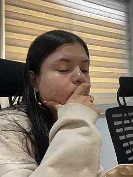 Snapshot of Camila_Duarte_2 chatting on 07-02-26, 01:28 Camila Duarte 2 online show from 07-02-26, 01:28
