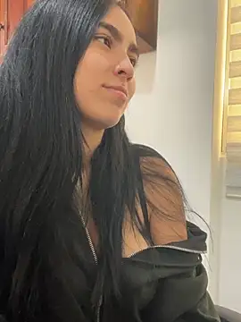 Snapshot of Sara_fernandez- chatting on 07-07-26, 02:10 Sara fernandez- online show from 07-07-26, 02:10