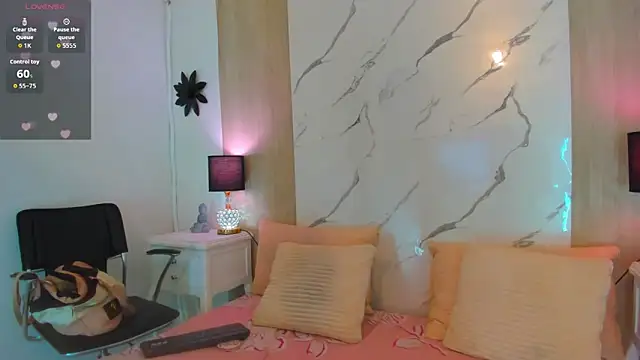 Snapshot of DanniValencia chatting on 06-19-26, 01:26 DanniValencia online show from 06-19-26, 01:26