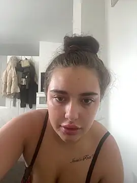 Maceysea  online show from 06-17-26, 11:56