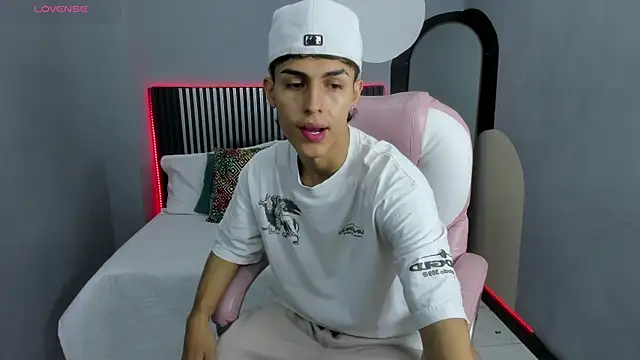 Axel Mendozaa online show from 06-24-26, 08:08
