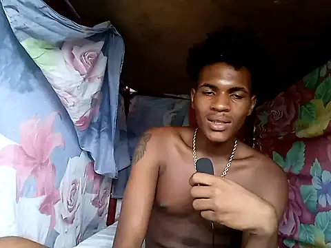 dantecruz19 online show from 07-12-26, 08:33