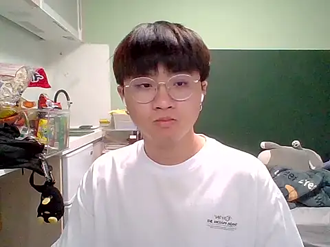 Yang 571 online show from 06-10-26, 07:35