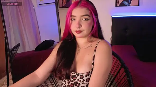 Snapshot of Maia_Mancini5 chatting on 07-08-26, 08:13 Maia Mancini5 online show from 07-08-26, 08:13