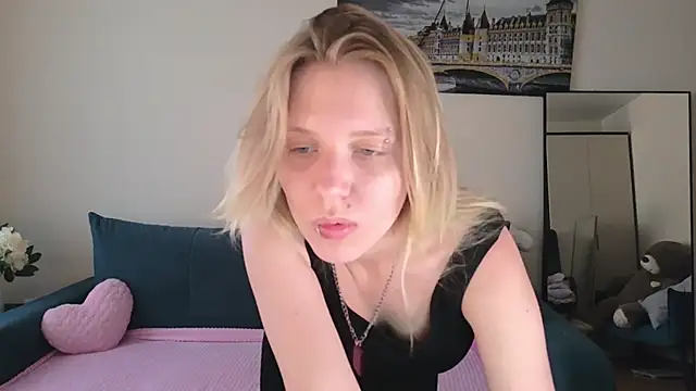 Snapshot of Viki_Charm chatting on 07-03-26, 09:05 Viki Charm online show from 07-03-26, 09:05