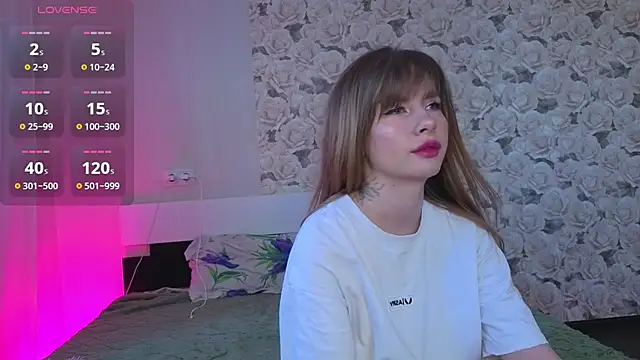 Snapshot of Katrin_s chatting on 06-04-26, 11:22 Katrin s online show from 06-04-26, 11:22
