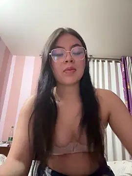 Snapshot of makii_30 chatting on 06-07-26, 03:21 makii 30 online show from 06-07-26, 03:21