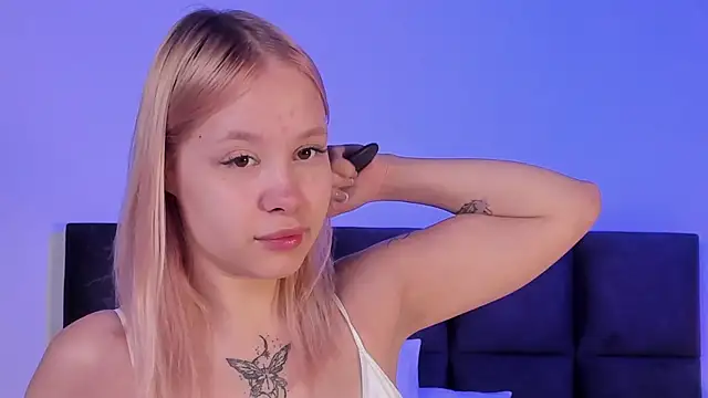 softangelxkisses online show from 06-18-26, 06:35