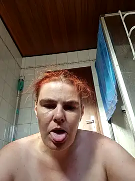 Snapshot of GoldenWifee chatting on 07-26-26, 04:36 GoldenWifee online show from 07-26-26, 04:36