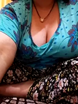 Snapshot of Sexy_tanvi011 chatting on 08-05-26, 06:49 Sexy tanvi011 online show from 08-05-26, 06:49