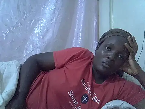 Snapshot of Hot-Zelinda chatting on 07-13-26, 07:05 Hot-Zelinda online show from 07-13-26, 07:05