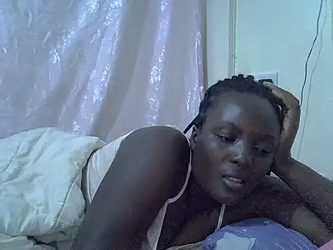 Snapshot of Hot-Zelinda chatting on 07-19-26, 10:57 Hot-Zelinda online show from 07-19-26, 10:57