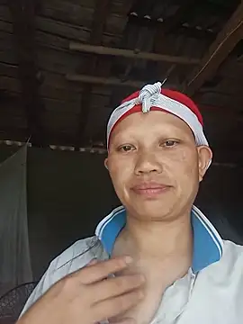 Snapshot of Ila-min chatting on 06-14-26, 07:43 Ila-min online show from 06-14-26, 07:43