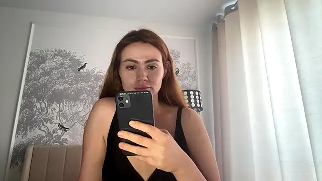 LolaOops online show from 06-19-26, 06:07
