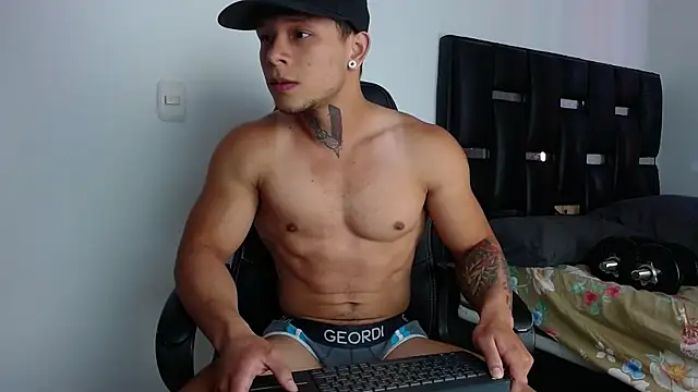 Erosscott  online show from 06-23-26, 08:40