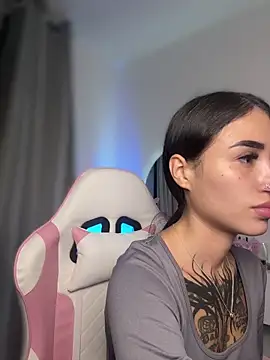 Snapshot of Babyygirl__ chatting on 06-11-26, 02:00 Babyygirl online show from 06-11-26, 02:00