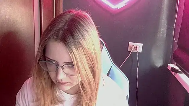 EnsuingPetal online show from 06-06-26, 02:44