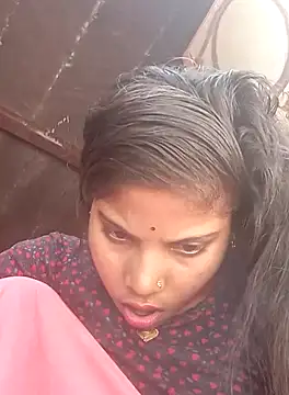 Snapshot of Hotnewbhabi_riya chatting on 06-10-26, 04:34 Hotnewbhabi riya online show from 06-10-26, 04:34