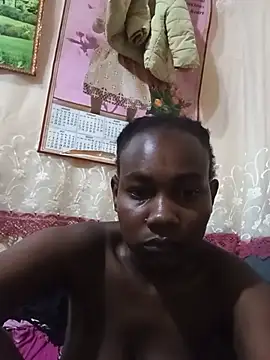 Snapshot of luinah chatting on 06-16-26, 10:56 luinah online show from 06-16-26, 10:56