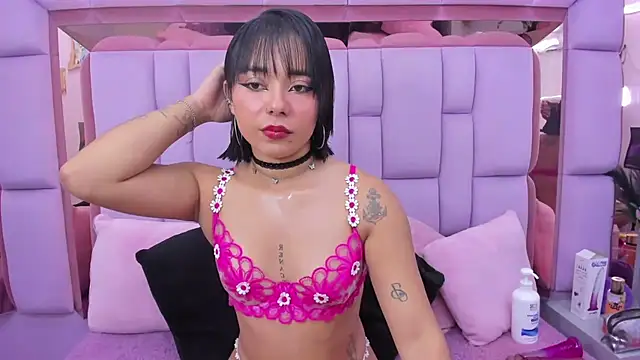 Snapshot of roxane_vega chatting on 07-21-26, 04:31 roxane vega online show from 07-21-26, 04:31