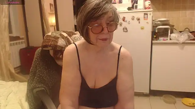 Sharon Amore online show from 04-30-26, 12:39