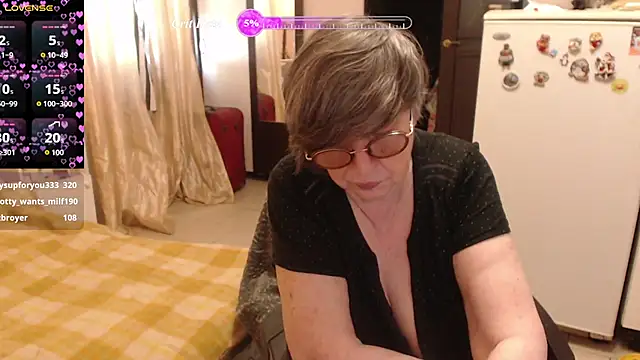 Snapshot of Sharon_Amore chatting on 07-16-26, 09:37 Sharon Amore online show from 07-16-26, 09:37