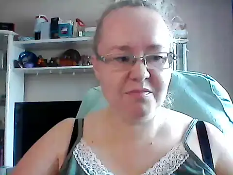 Snapshot of Viola27 chatting on 06-12-26, 06:45 Viola27 online show from 06-12-26, 06:45