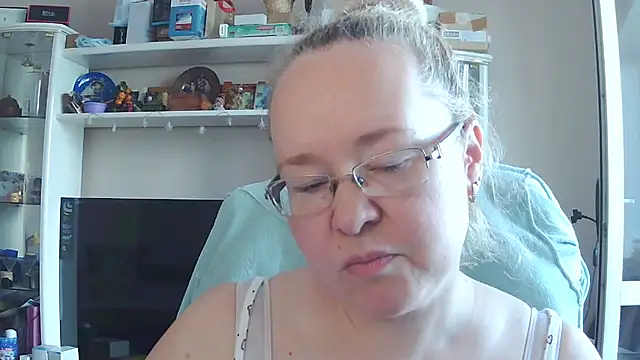 Snapshot of Viola27 chatting on 07-04-26, 09:15 Viola27 online show from 07-04-26, 09:15