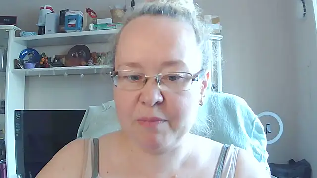 Snapshot of Viola27 chatting on 07-20-26, 11:01 Viola27 online show from 07-20-26, 11:01