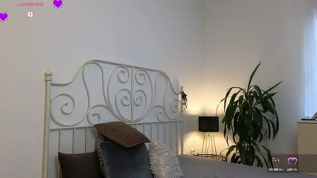 Snapshot of Ginnybabe_ chatting on 02-20-25, 01:08 Ginnybabe online show from 02-20-25, 01:08