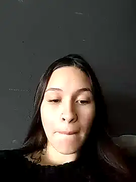 Snapshot of amina_hott chatting on 06-08-26, 06:08 amina hott online show from 06-08-26, 06:08