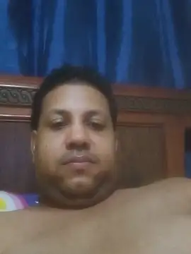 Snapshot of BustlingShirt chatting on 06-14-26, 01:58 BustlingShirt online show from 06-14-26, 01:58