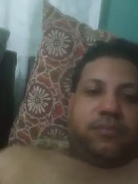 Snapshot of BustlingShirt chatting on 06-15-26, 01:30 BustlingShirt online show from 06-15-26, 01:30
