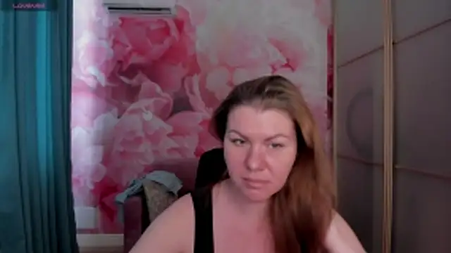 Snapshot of LunaKissesx chatting on 06-13-26, 11:19 LunaKissesx online show from 06-13-26, 11:19