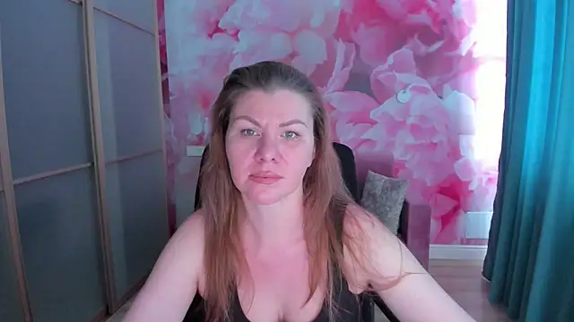 Snapshot of LunaKissesx chatting on 06-14-26, 11:23 LunaKissesx online show from 06-14-26, 11:23