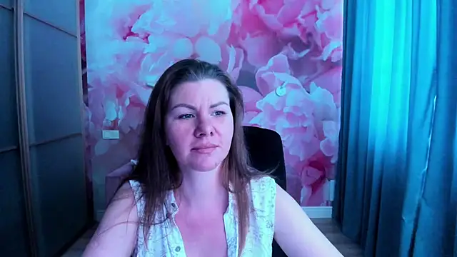 Snapshot of LunaKissesx chatting on 06-21-26, 11:24 LunaKissesx online show from 06-21-26, 11:24