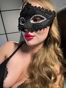 AlexandraMoore03 online show from 07-04-26, 05:30