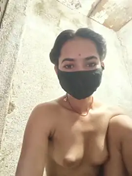 Snapshot of Kashish_love-143 chatting on 06-15-26, 01:35 Kashish love-143 online show from 06-15-26, 01:35