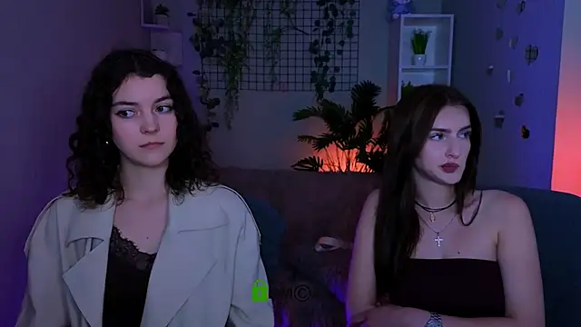 naomi perl online show from 06-17-26, 01:12