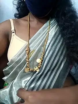 Snapshot of sweet_saranya chatting on 06-23-26, 05:05 sweet saranya online show from 06-23-26, 05:05