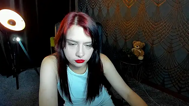 Livia Shy online show from 06-16-26, 05:32