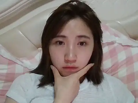 yiyi13 online show from 06-14-26, 12:07