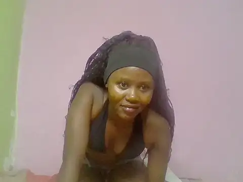 cute bee online show from 06-24-26, 08:08