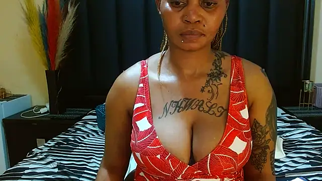 NaughtyLuux12 online show from 07-26-26, 08:38