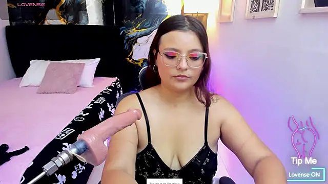 Snapshot of Miss_Kloee chatting on 07-26-26, 02:35 Miss Kloee online show from 07-26-26, 02:35