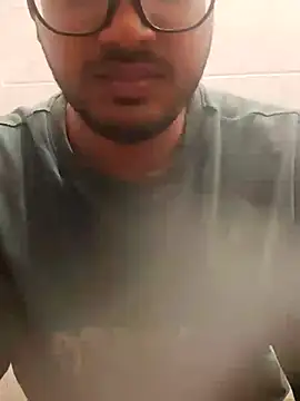 Snapshot of Tamilan_fucks chatting on 06-27-26, 03:11 Tamilan fucks online show from 06-27-26, 03:11