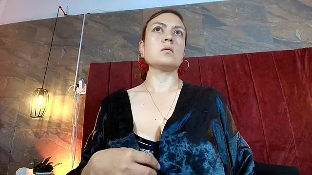 Snapshot of Hinata_Moon chatting on 07-07-26, 12:42 Hinata Moon online show from 07-07-26, 12:42