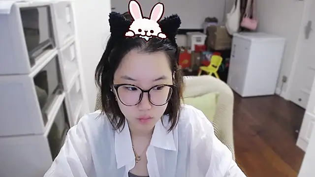 xiaoxiong-99 online show from 06-12-26, 08:30
